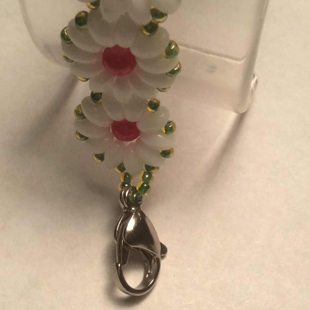 Handcrafted beaded bracelet - Picture 2 of 5
